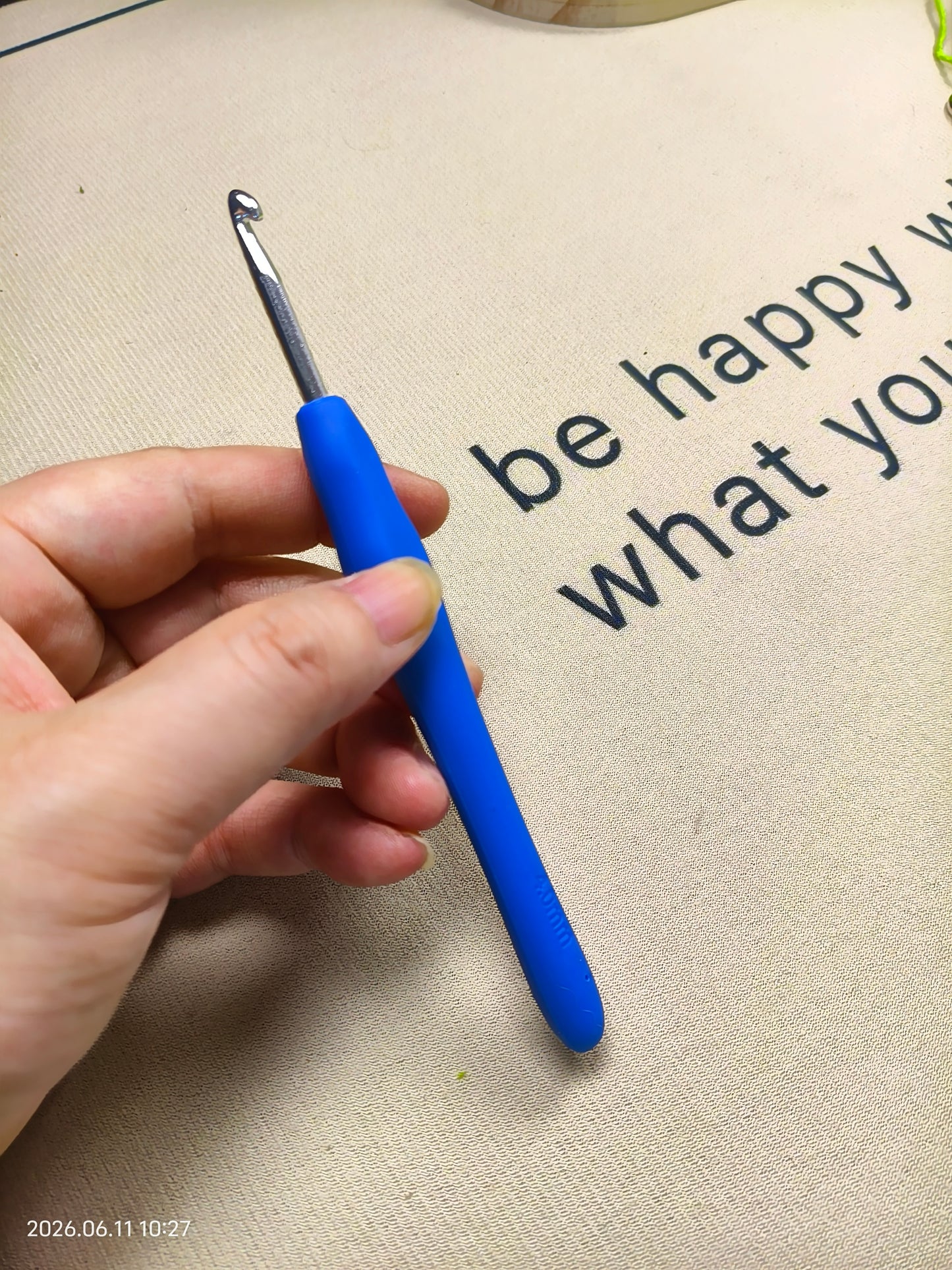 4.0mm Crochet Hook – Ergonomic Soft Grip Handle for Comfortable Crocheting