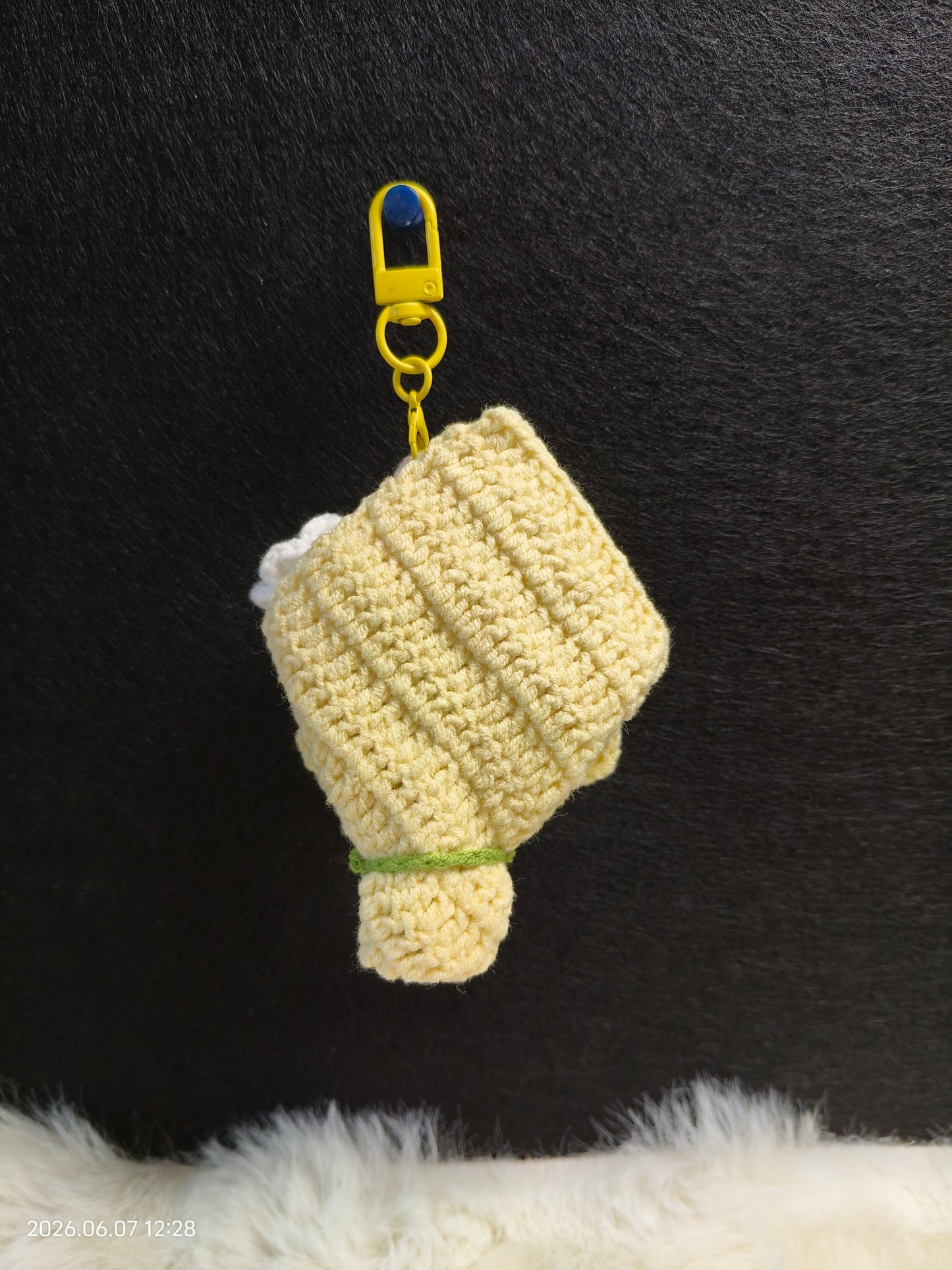 Crochet Hand Bouquet Pendant | Small Flower Bunch Charm for Bag, Keychain