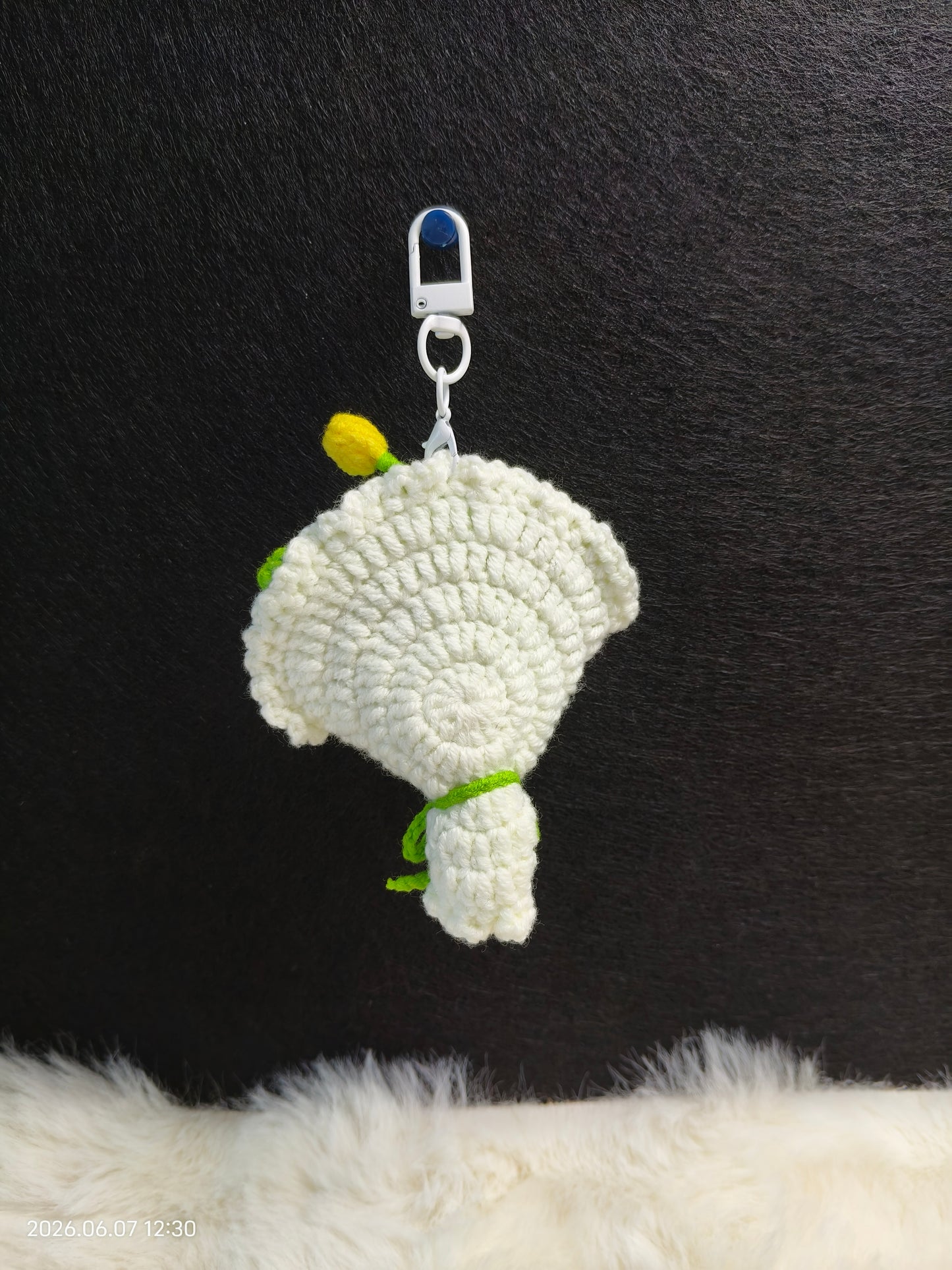 Crochet Sunflower Hand Bouquet Pendant | Mini Flower Bunch Charm for Bag or Keychain