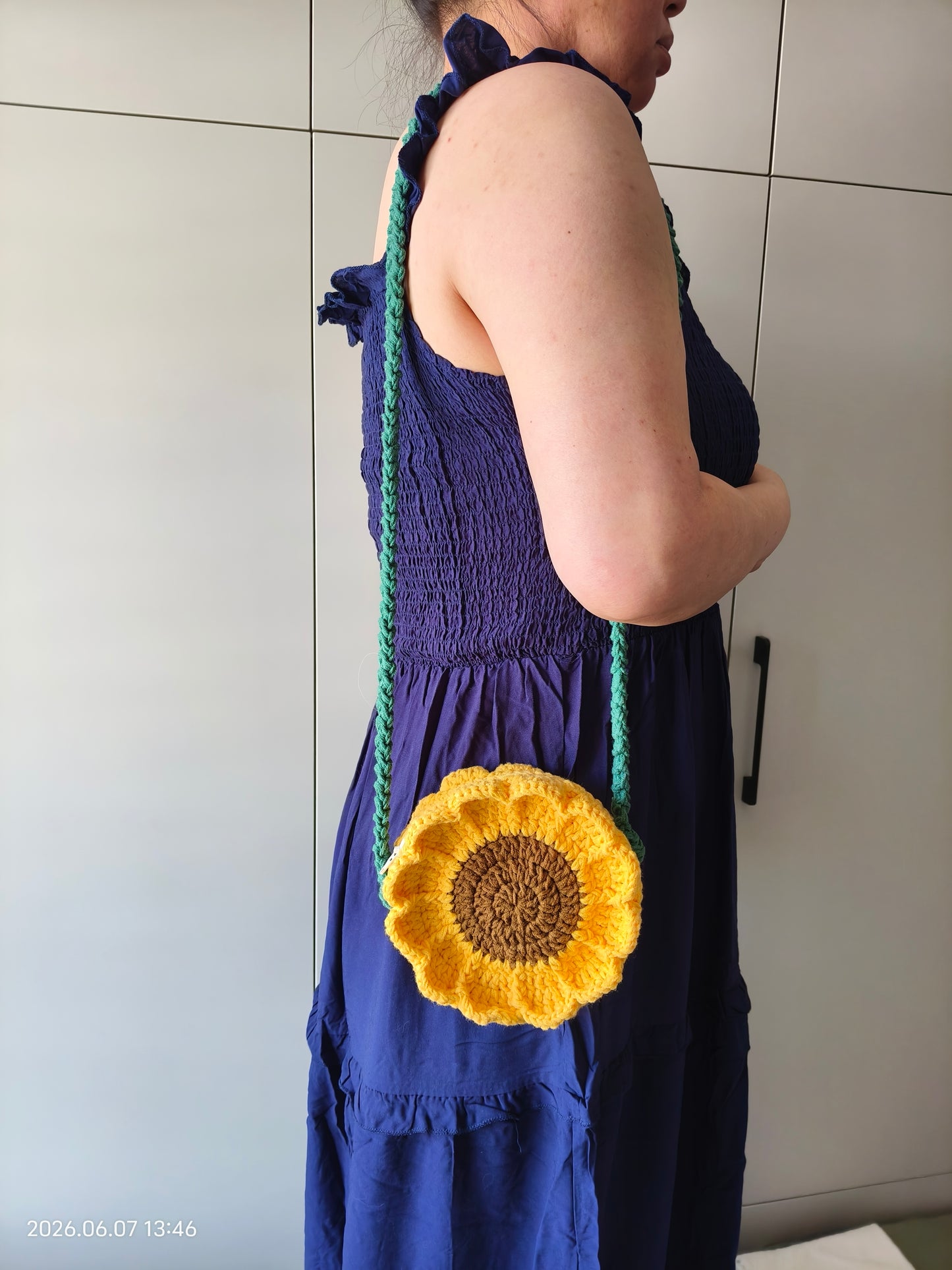 Crochet Sunflower Crossbody Bag | Handmade Round Purse with Zipper and Adjustable Strap