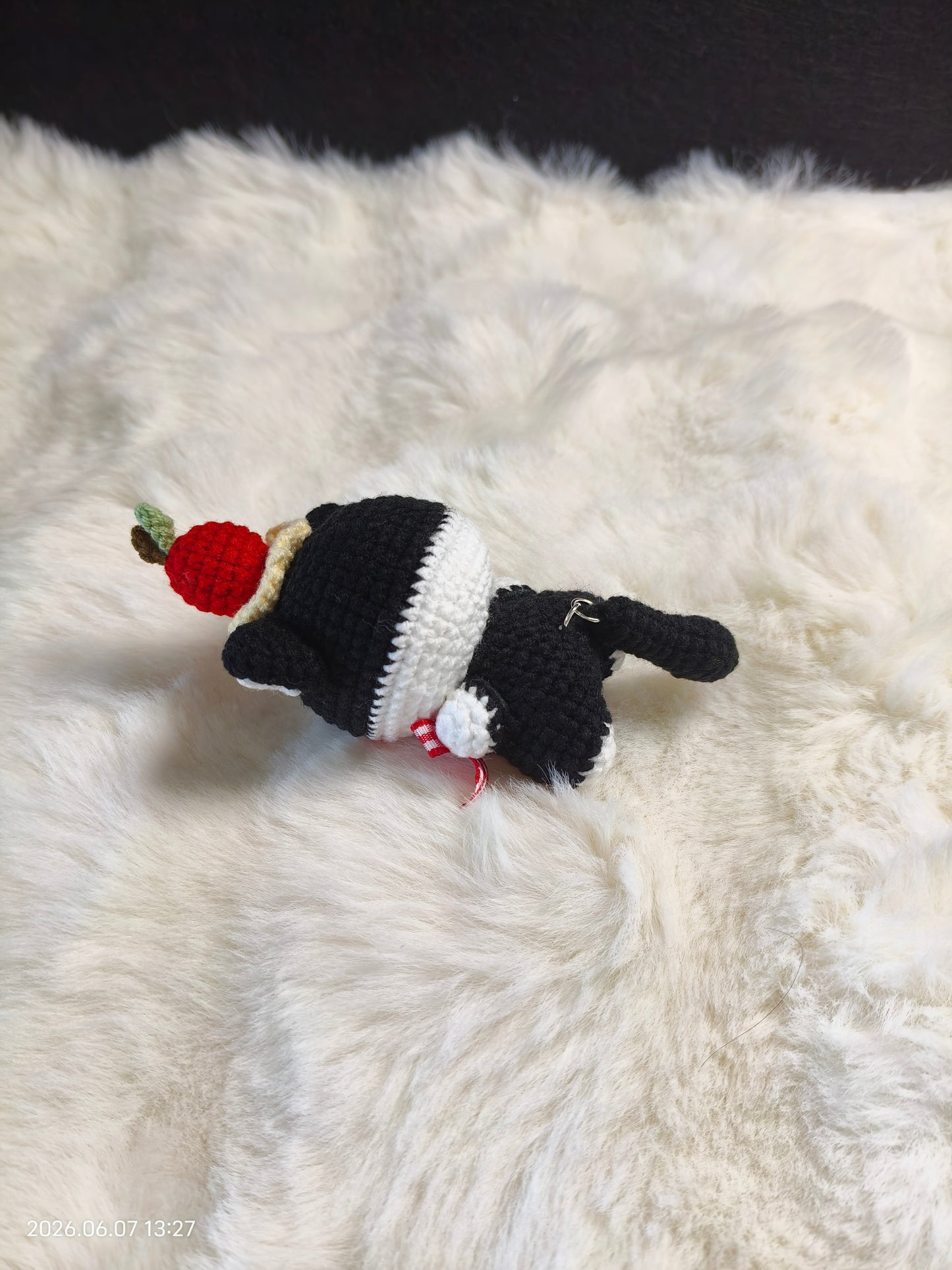 Crochet Little Cat with Movable Tail | Handmade Amigurumi Kitten for Shelf or Gift