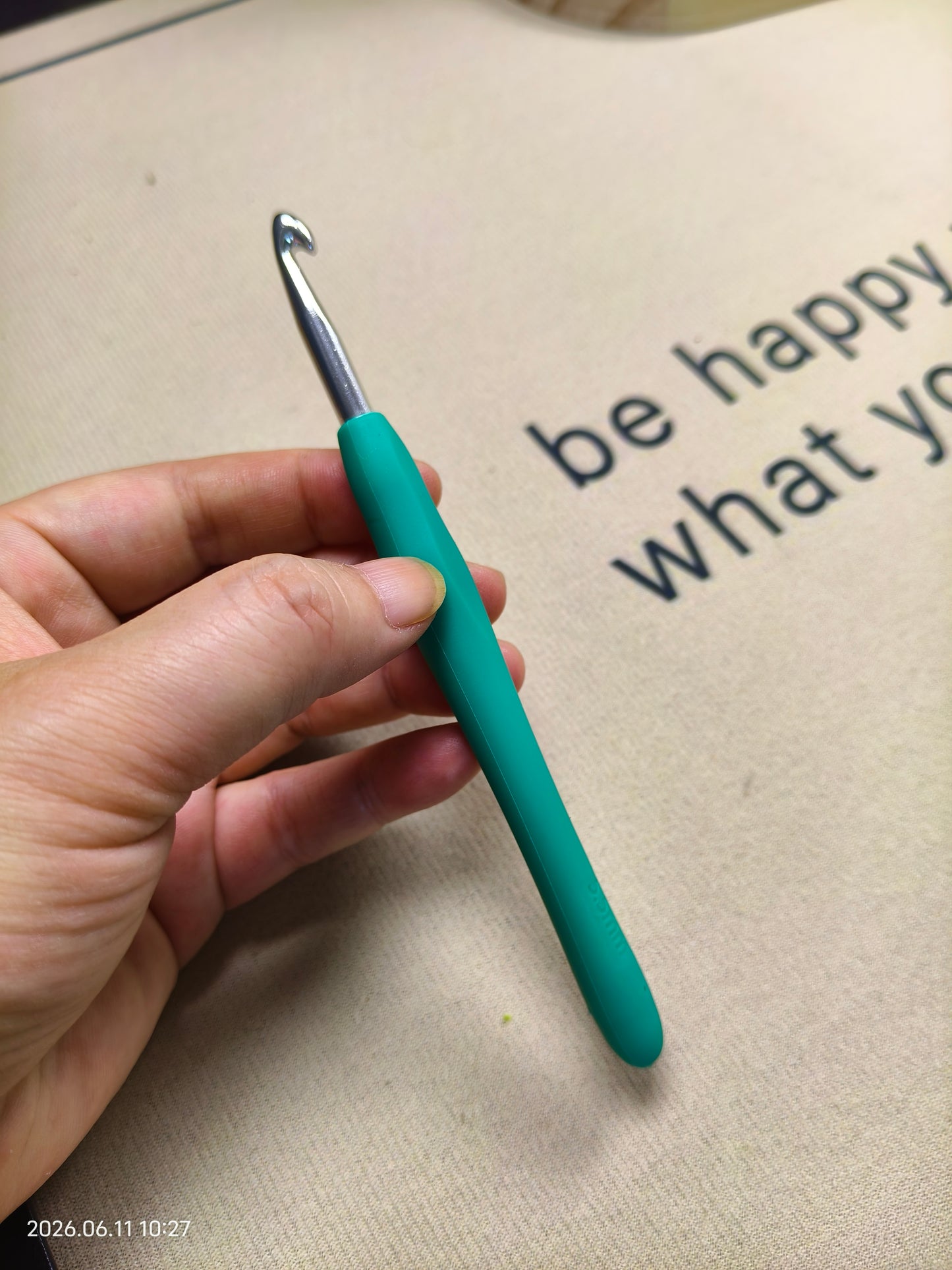 5.5mm Crochet Hook – Ergonomic Soft Grip Handle for Comfortable Crocheting