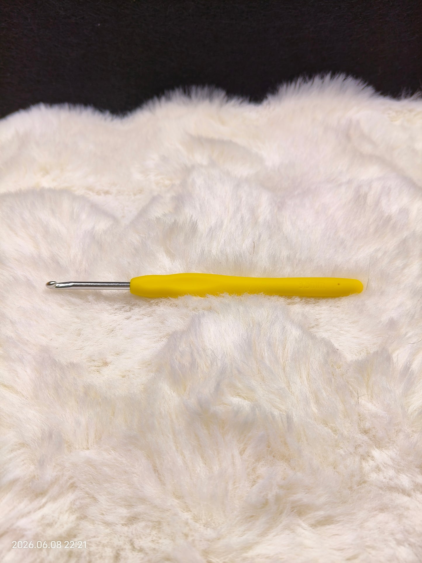 3.5mm Crochet Hook – Ergonomic Soft Grip Handle for Comfortable Crocheting