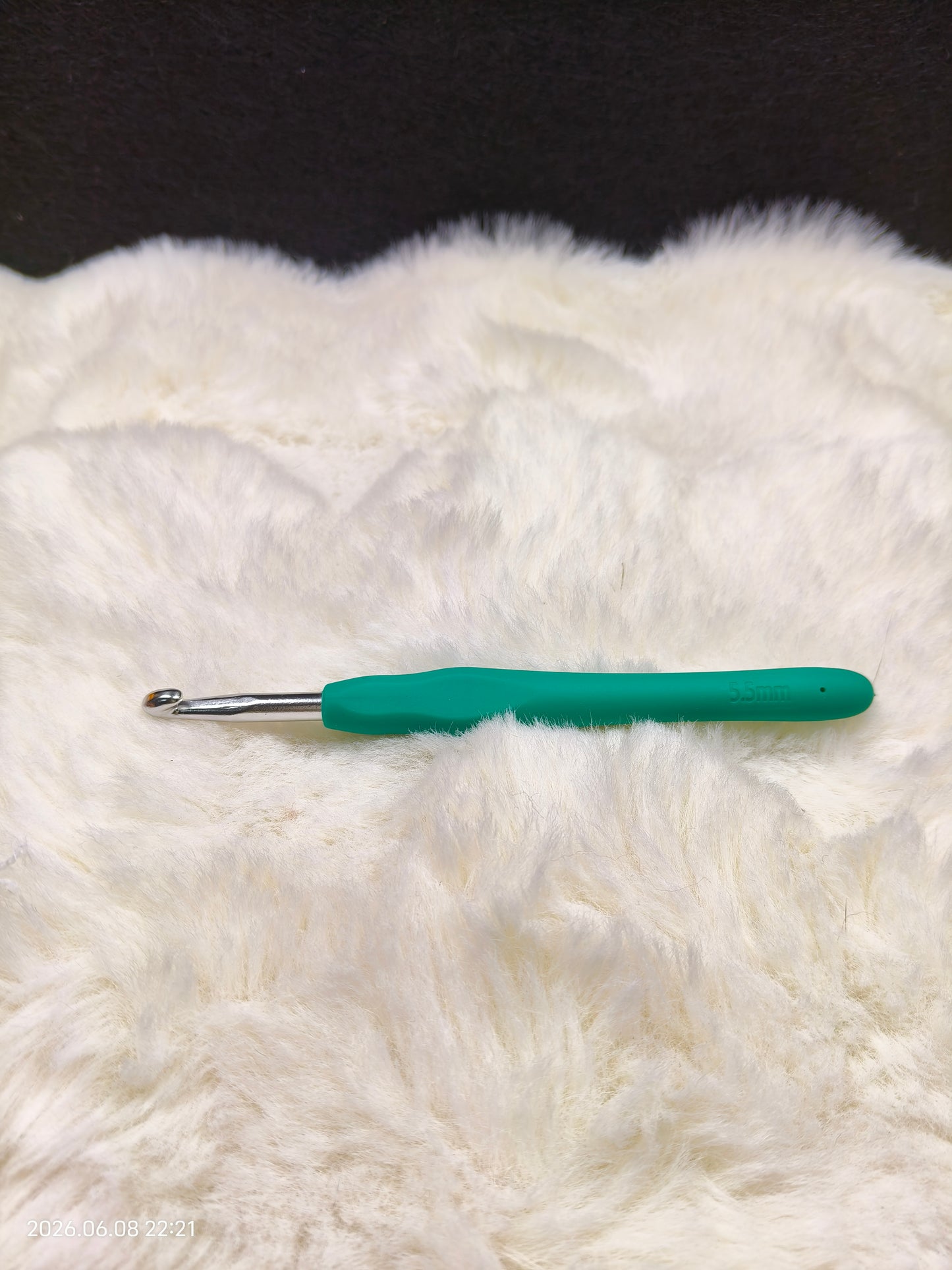 5.5mm Crochet Hook – Ergonomic Soft Grip Handle for Comfortable Crocheting