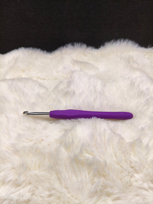 5.0mm Crochet Hook – Ergonomic Soft Grip Handle for Comfortable Crocheting
